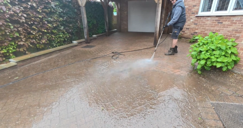 Pressure washing services in North Palm Beach, FL