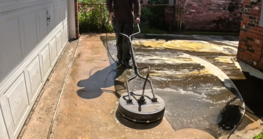Pressure washing service in North Palm Beach, FL