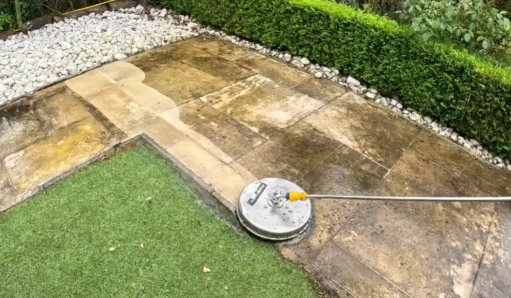 West Palm Beach pressure cleaning company service
